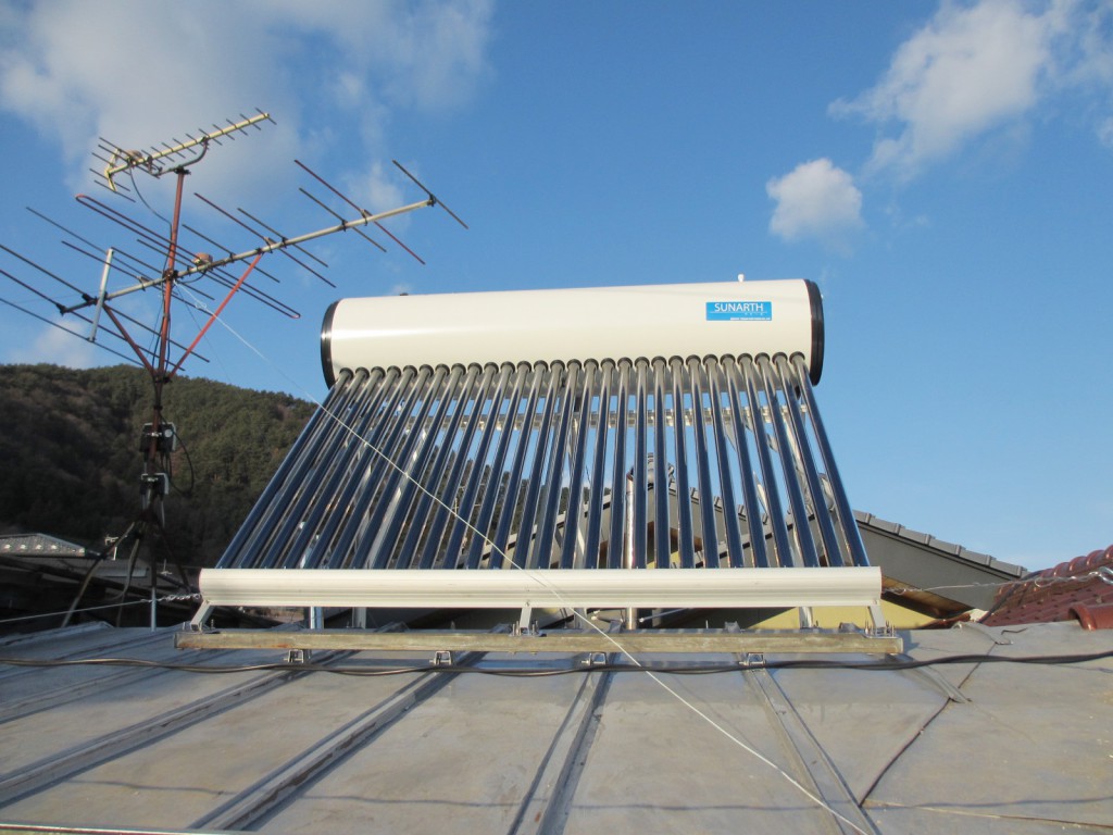 真空管式太陽熱温水器サナース